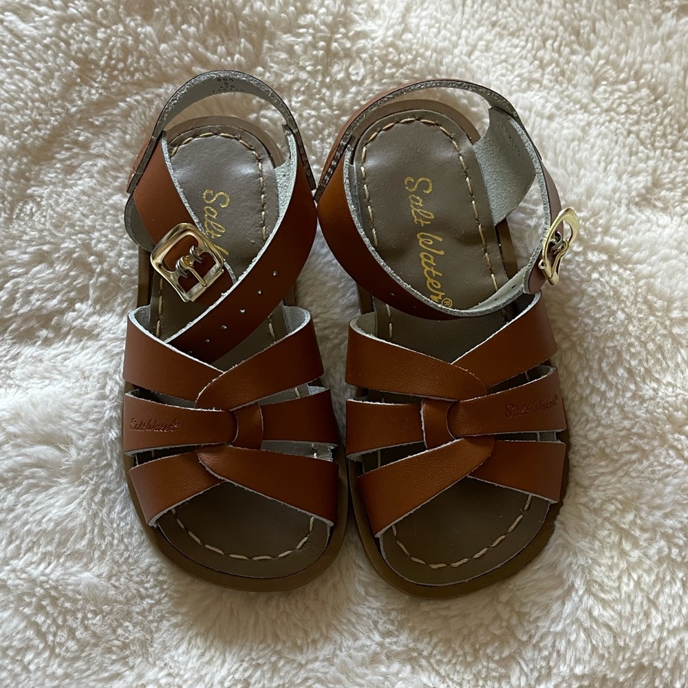 New Kids Saltwater sandals Tan size 9